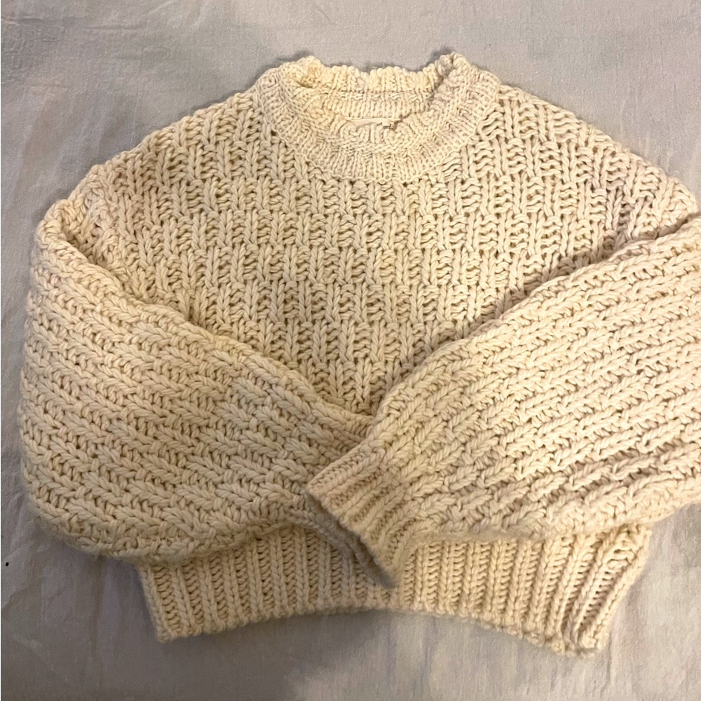 Chunky knit sweater, cropped. So cute!!!